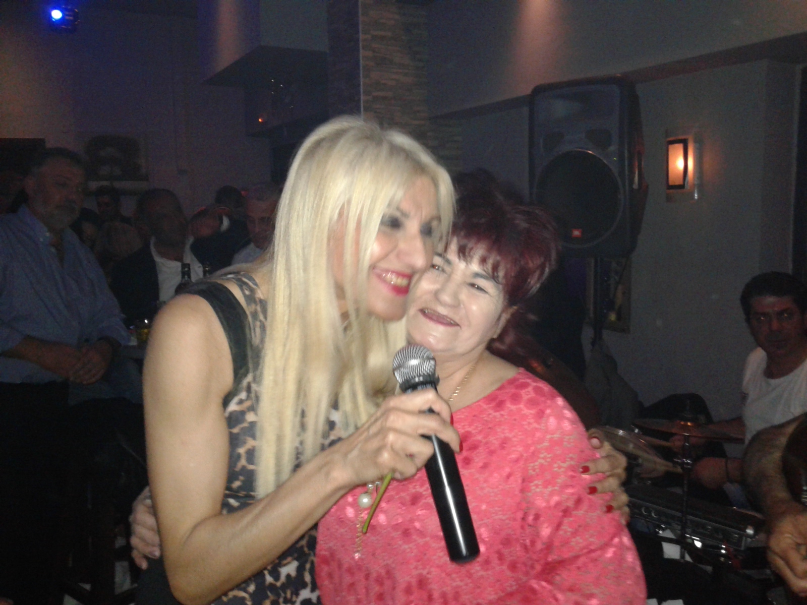 13211117_1102080493168337_1192131730_o